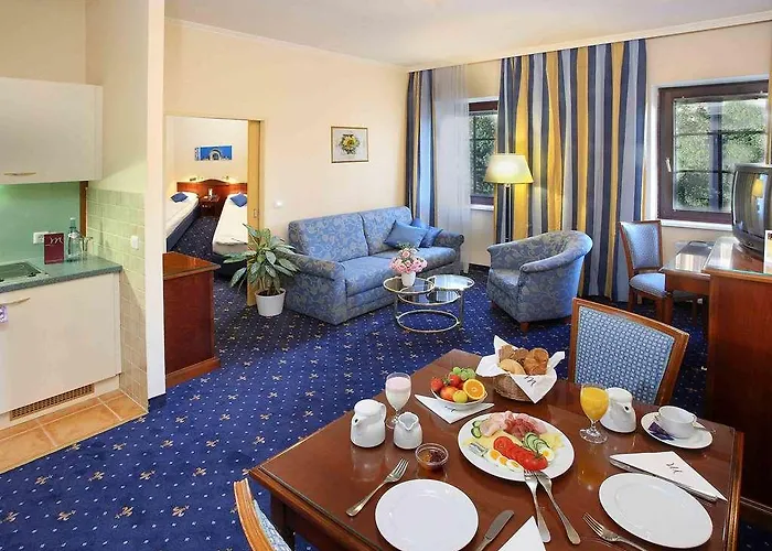 Secession An Der Oper Otel Viyana