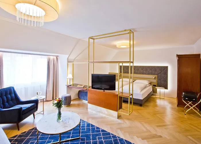 Secession An Der Oper 4*