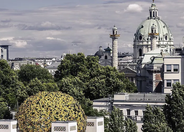 Secession An Der Oper Otel
