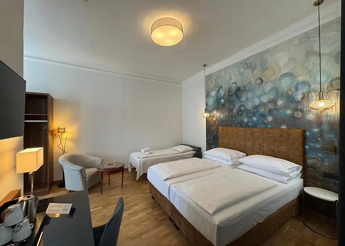 Secession An Der Oper Otel Viyana