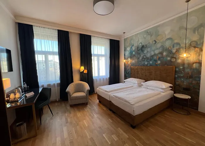 Secession An Der Oper Otel Viyana