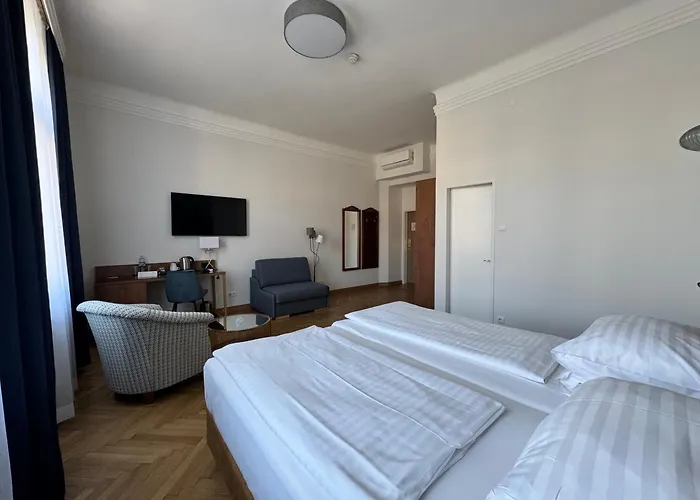 Secession An Der Oper Otel