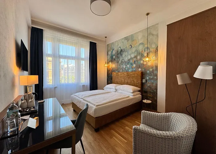 Secession An Der Oper Otel Viyana