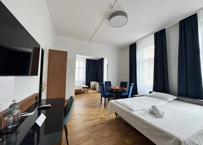 Secession An Der Oper 4*